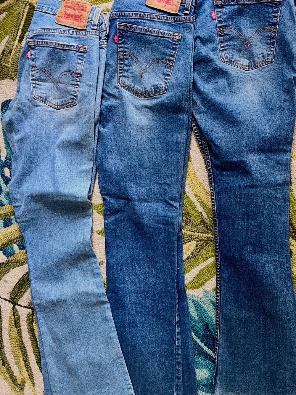 Vintage Levi's Women’s Straight-Leg Jeans Trio — Light, Medium & Dark Blue Denim